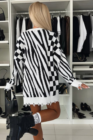 Fashionable Zebra Geometric Pattern Frayed Hem Loose Sweater