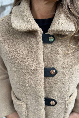 Lamb wool pocket button plush jacket