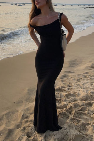 Off-shoulder fitted solid color maxi dress